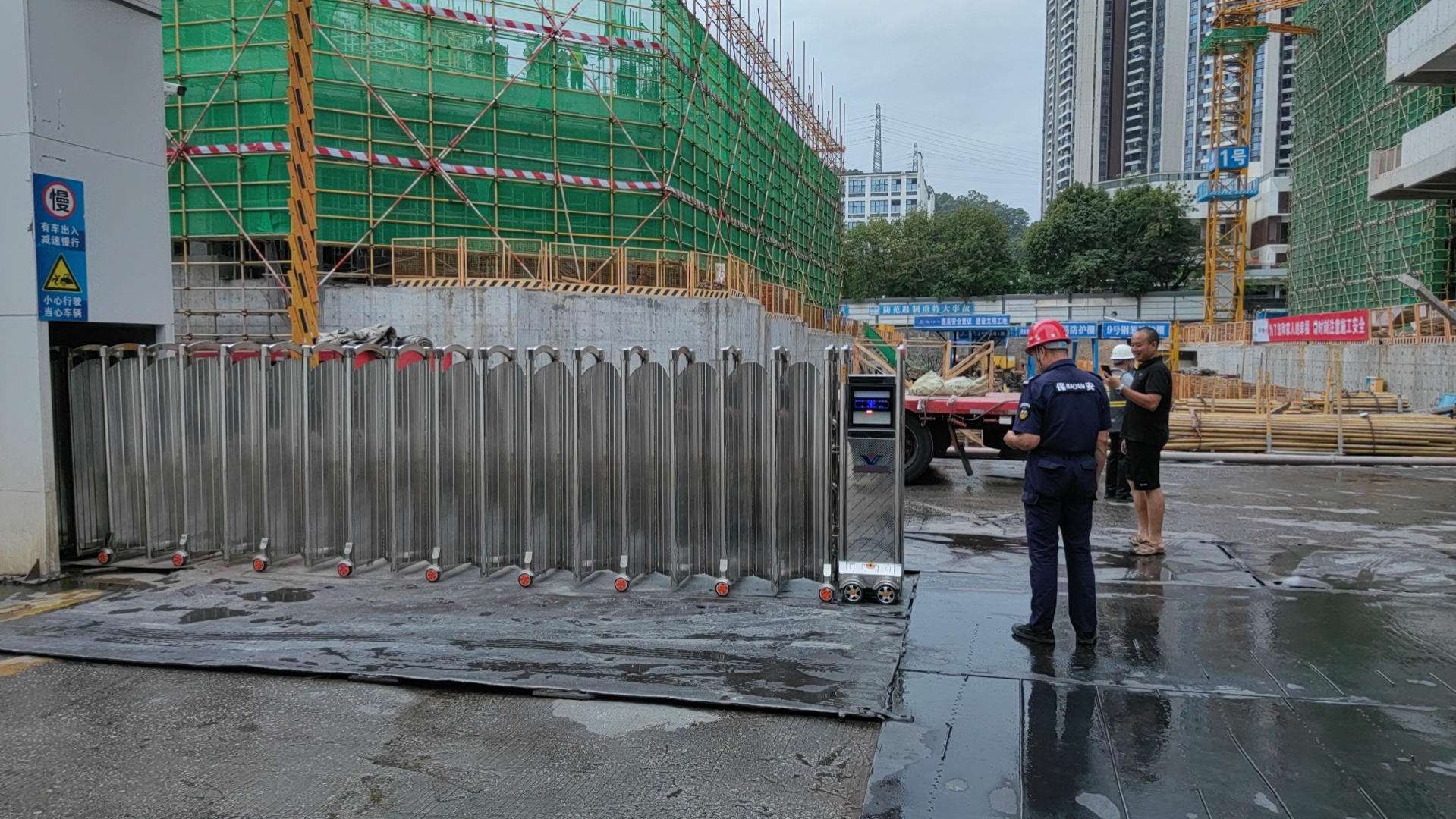 封板伸缩门的优点概述